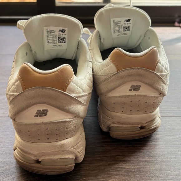 New Balance 2002r Sneakers - Picture 3 of 10